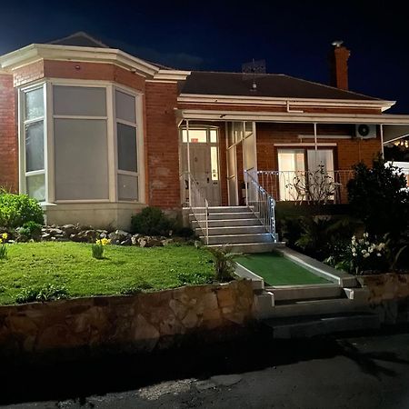 Hotel Oakleigh House à Burnie Extérieur photo